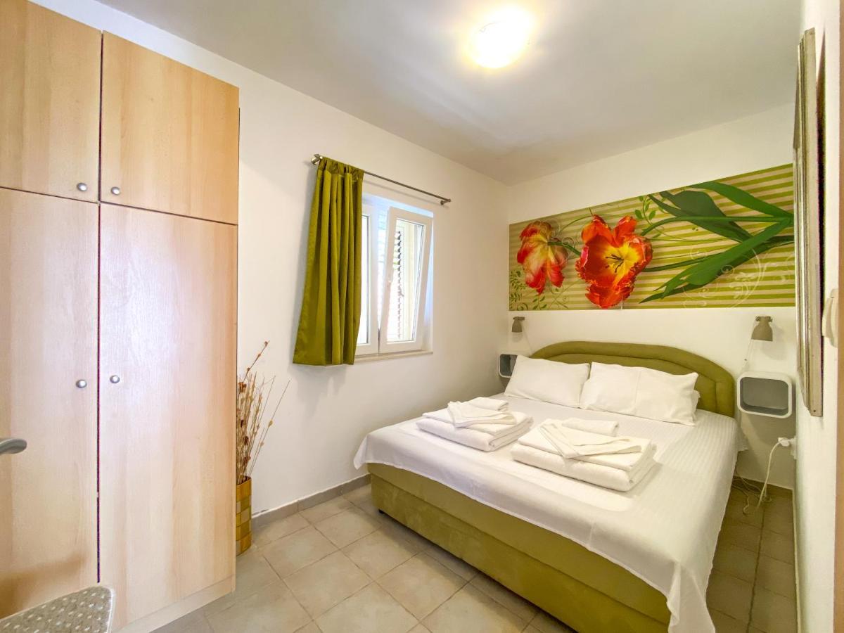 Leut Apartments Tivat Exterior foto