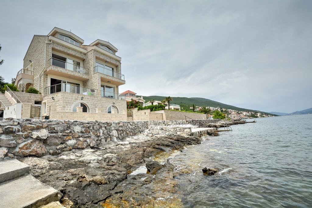 Leut Apartments Tivat Exterior foto